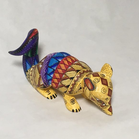 Hand Carved and Painted Armadillo Alebrije. - Picture 10 of 14